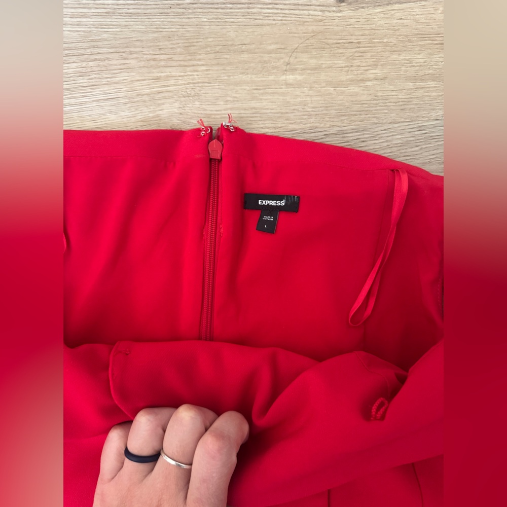 Express off the shoulder suit top - Picture 5 of 8